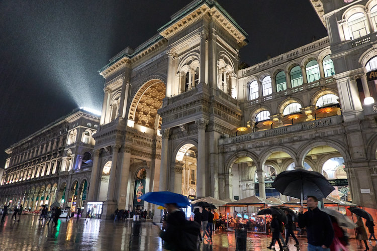 Galleria Vittorio Emanuele exterior night